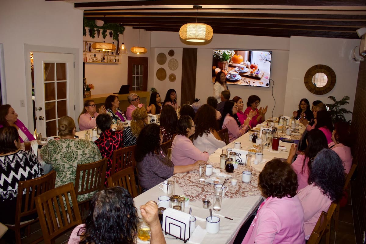 Abordan nuevos costos de visas en desayuno-conferencia de SLRC