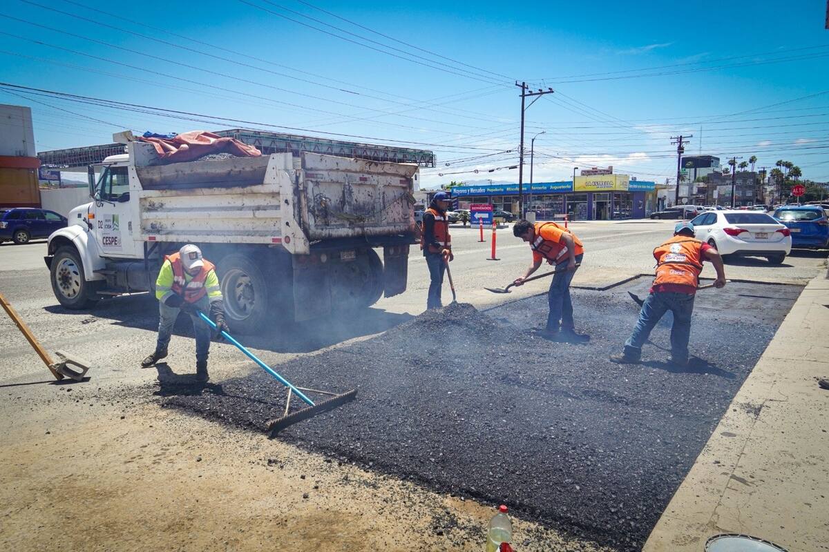 Arranca Cespe trabajos de bacheo en Ensenada