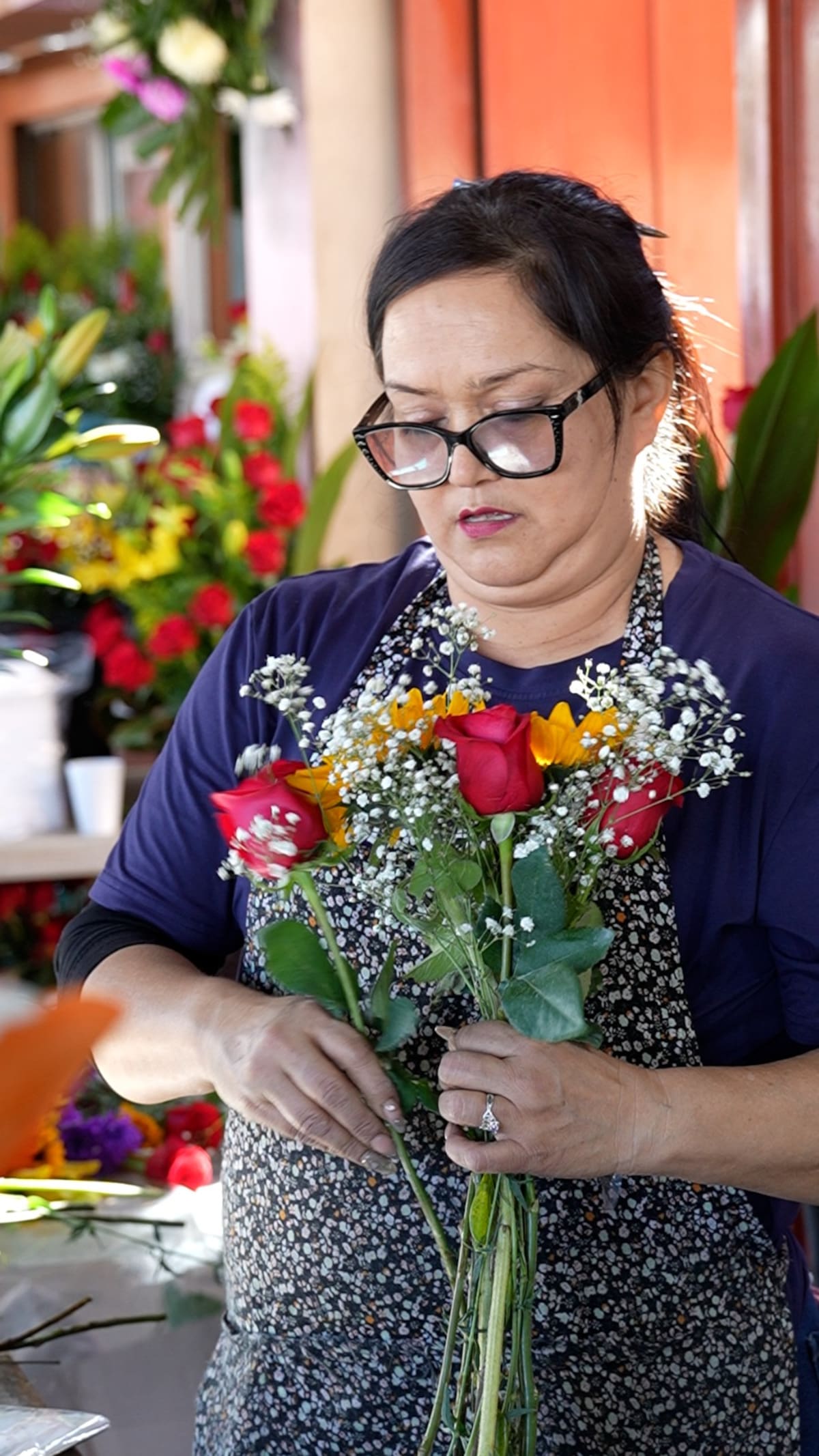 La Unión de Florerías de Mexicali señaló que la competencia informal ha impactado hasta en un 80% las ventas en vísperas del 14 de febrero. Foto: Arturo Ceceña