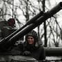 Rusia duplicará el entrenamiento militar obligatorio en escuelas y enseñará drones, supervivencia y manejo básico de armas a estudiantes de secundaria