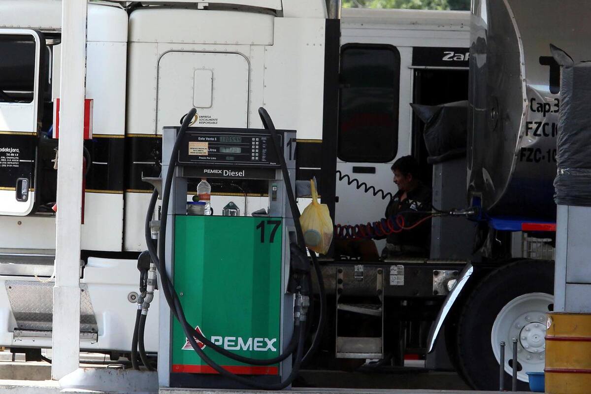 Sopesa Hacienda reducir IEPS a diésel