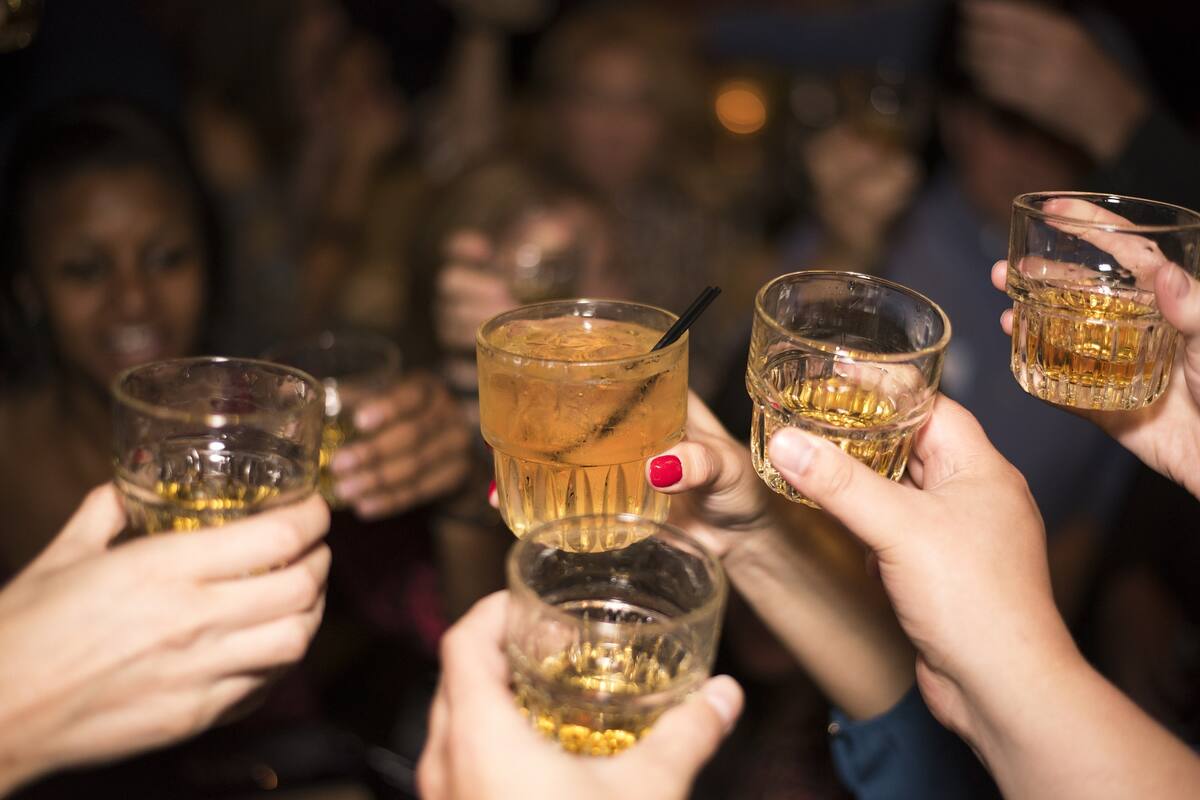 Sábados y domingos, días favorito de jóvenes para beber alcohol: Advertencia Sonora