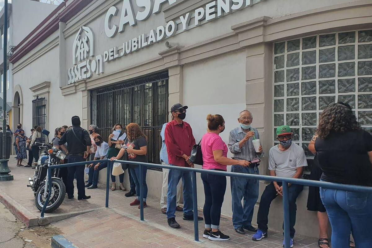 No los respetan, denuncian con "tristeza" jubilados del Isssteson mientras exigen pago de pensión