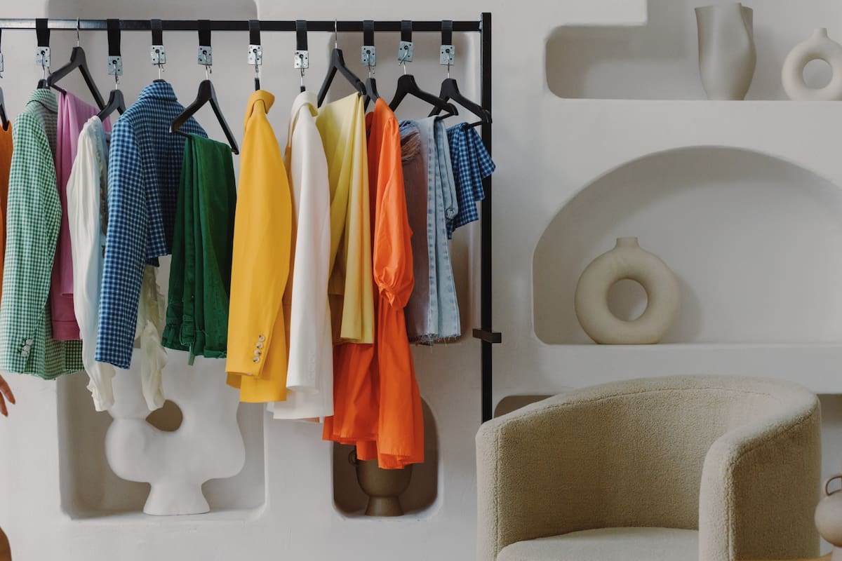 Así influye la ropa que usamos a diario en nuestra energía, según experto en Feng Shui