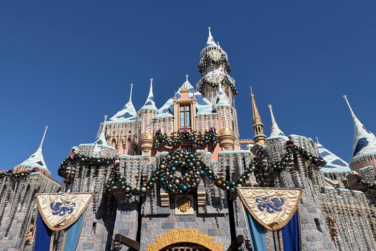 Llega la mejor época a Disneyland Resort