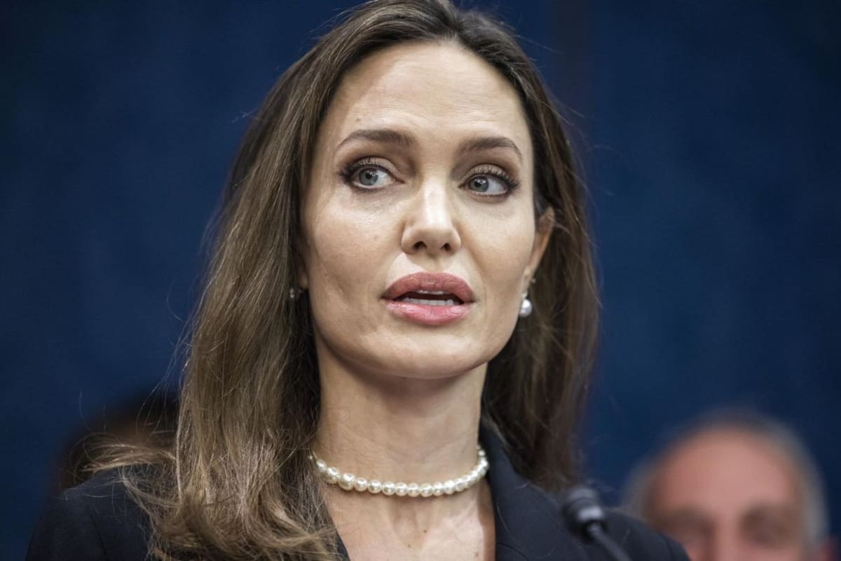 Hijos de Angelina Jolie dejan de usar el apellido de Brad Pitt y crecen las versiones sobre el distanciamiento con el actor