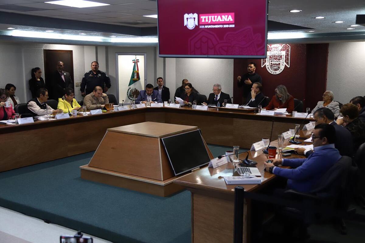Cabildo no aprueba retirar pintura de ex alcalde Gastélum