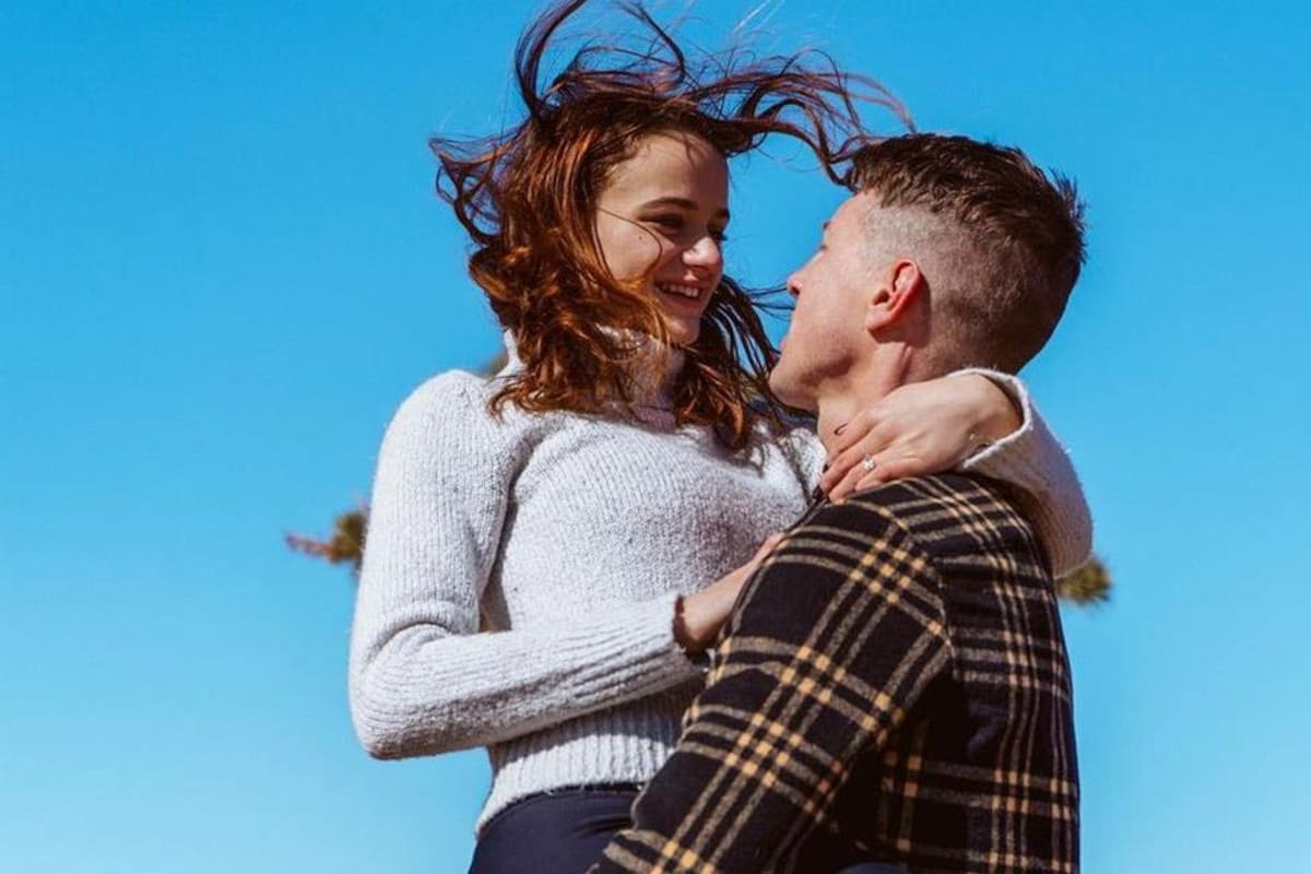 Joey King, protagonista de "El Stand de los besos", se compromete con Steven Piet