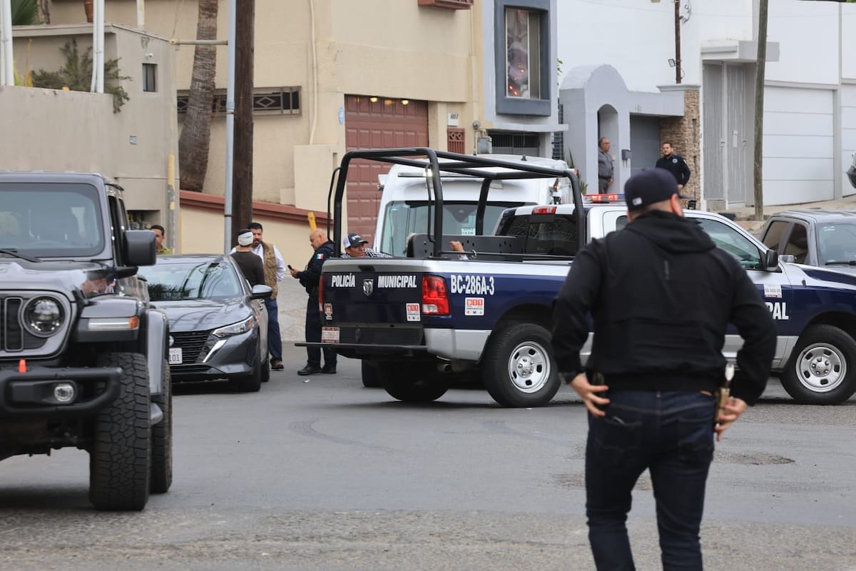 El ofendido únicamente presentó lesiones menores y fue atendido por el personal de la Cruz Roja. Foto: Sergio Ortiz