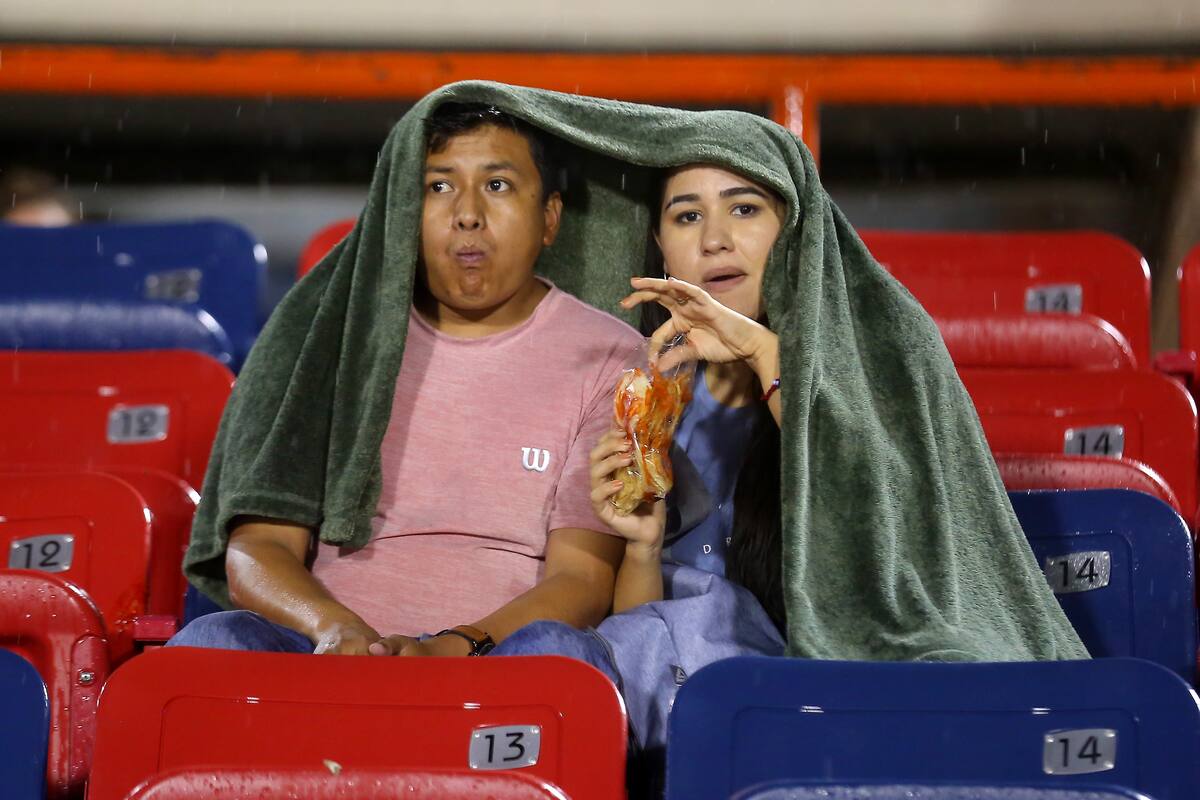 Debut de Cimarrones bajo el agua
