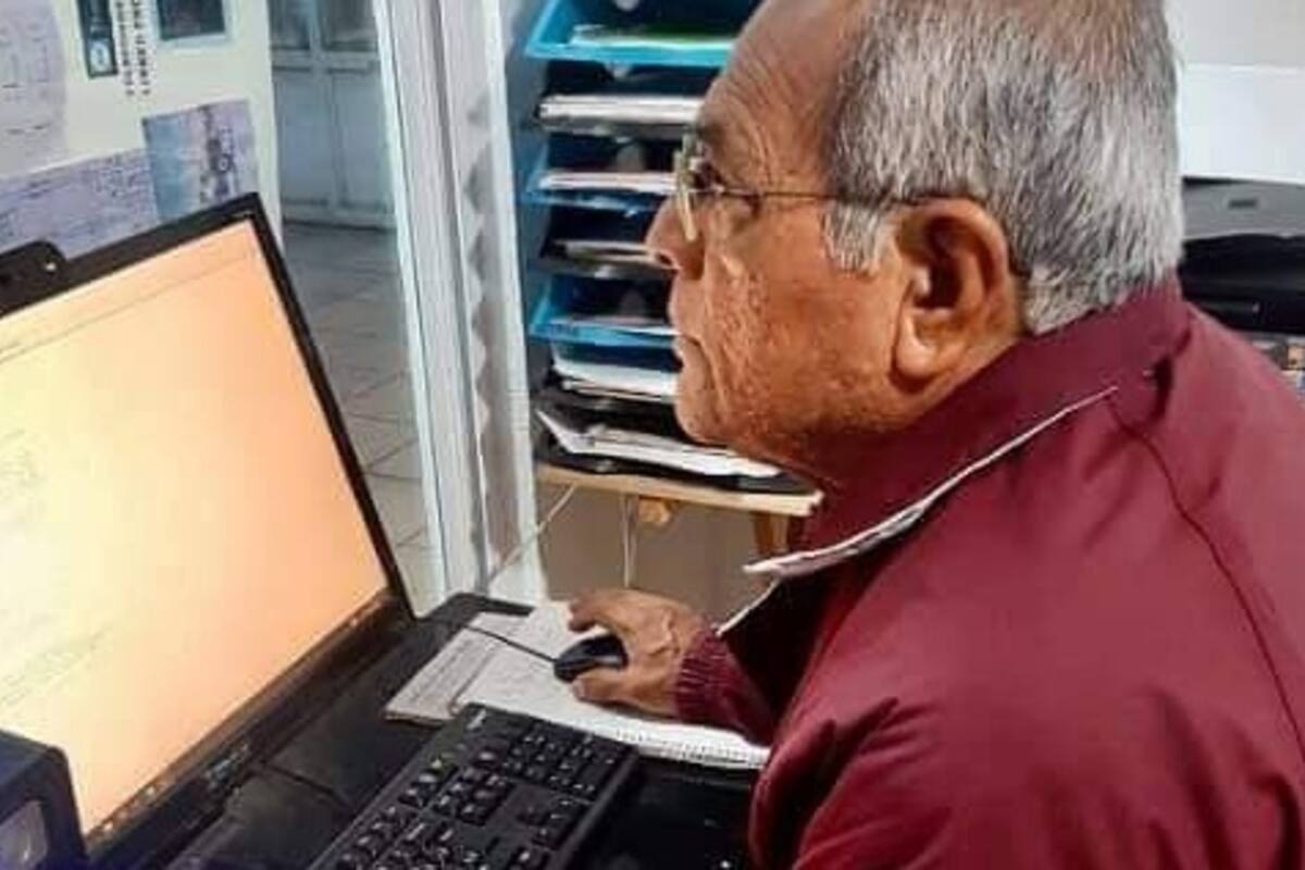 Con 72 años termina carrera técnica en el IPN; hará examen para nivel superior