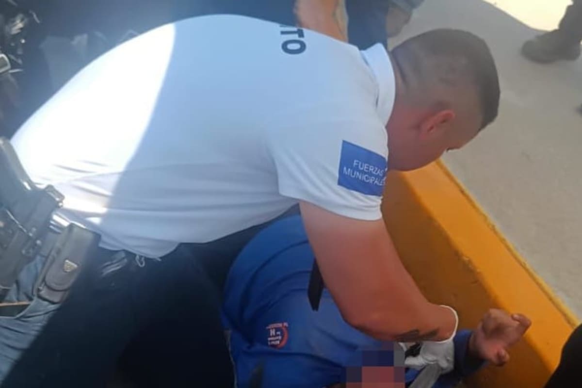 Joven motociclista resulta lesionado tras derrapar en transitado cruce al Norte de Hermosillo