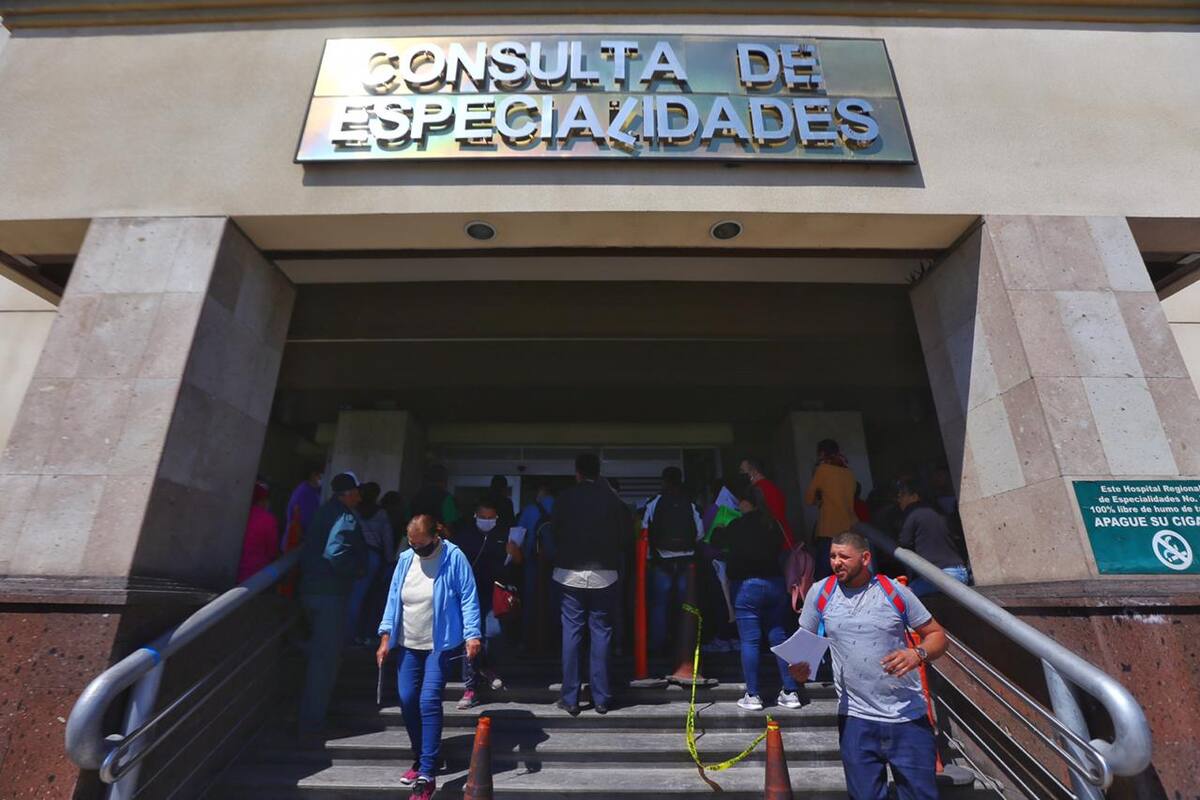 Beneficiarios del IMSS señalan falta especialidades por Covid-19