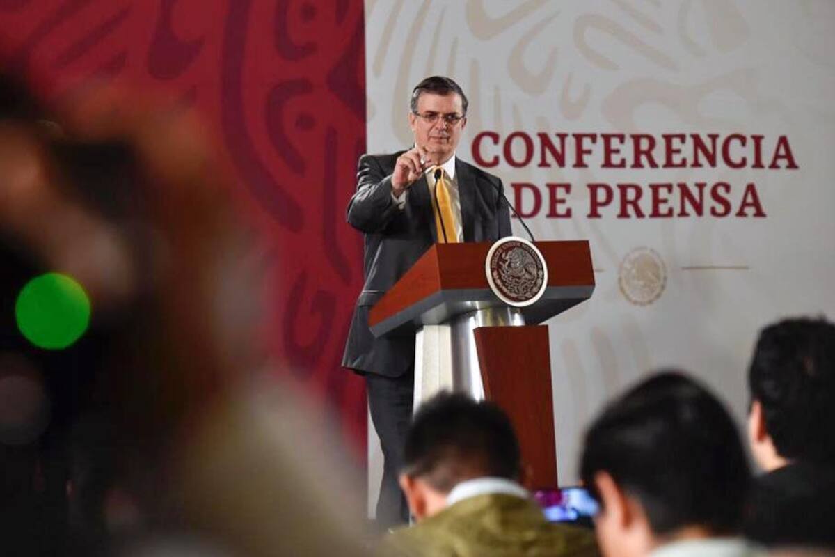 Ebrard se ausenta de su cargo 6 días; "boletos y gastos por mi cuenta", asegura