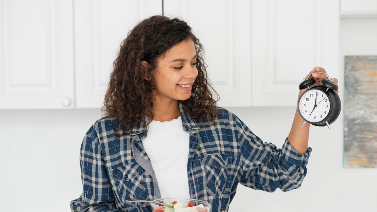 Ayuno intermitente: qué pasa en tu cuerpo después de 12 horas sin comer y quiénes pueden practicarlo