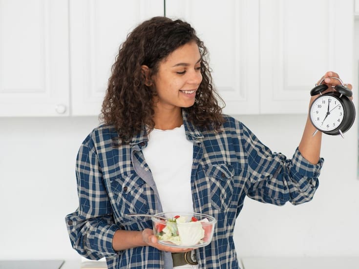 Ayuno intermitente: qué pasa en tu cuerpo después de 12 horas sin comer y quiénes pueden practicarlo