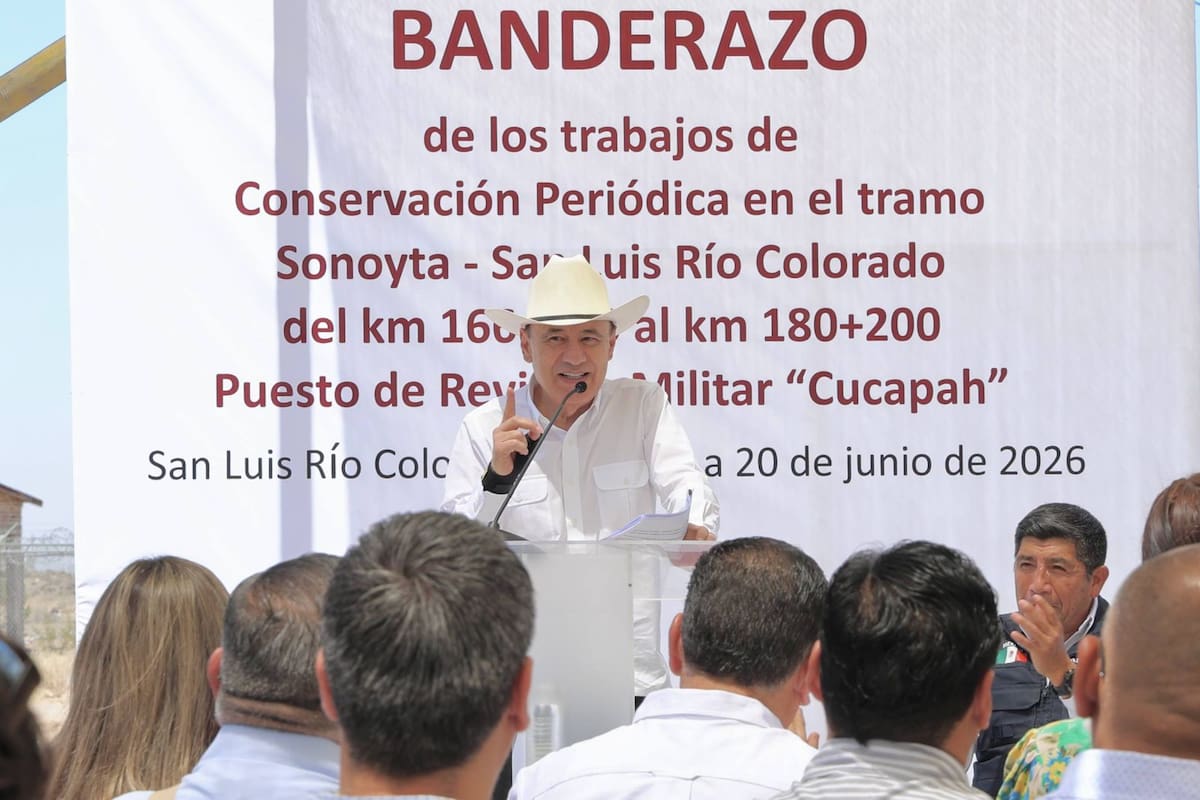 El arranque de la obra fue encabezado por el gobernador de Sonora, Alfonso Durazo Montaño, acompañado por el alcalde de San Luis Río Colorado, César Iván Sandoval Gámez.│Foto: Cortesía