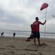 Colocan banderas rojas en Playa La Misión por corrientes de retorno