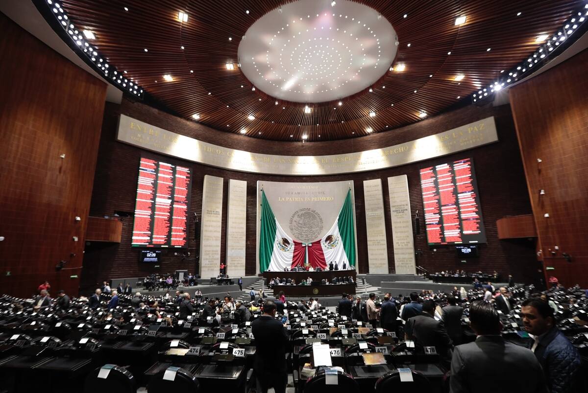 En 2019 se aprobó la representación equitativa de hombres y mujeres en la política, sin que ningún legislador se opusiera.