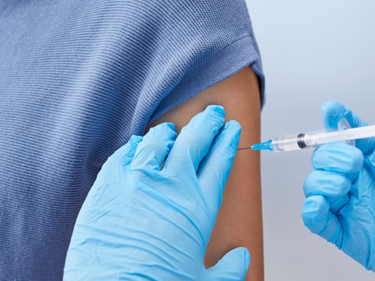 Vacunas de ARN mensajero y miocarditis: qué explica un nuevo estudio y por qué el riesgo sigue siendo bajo