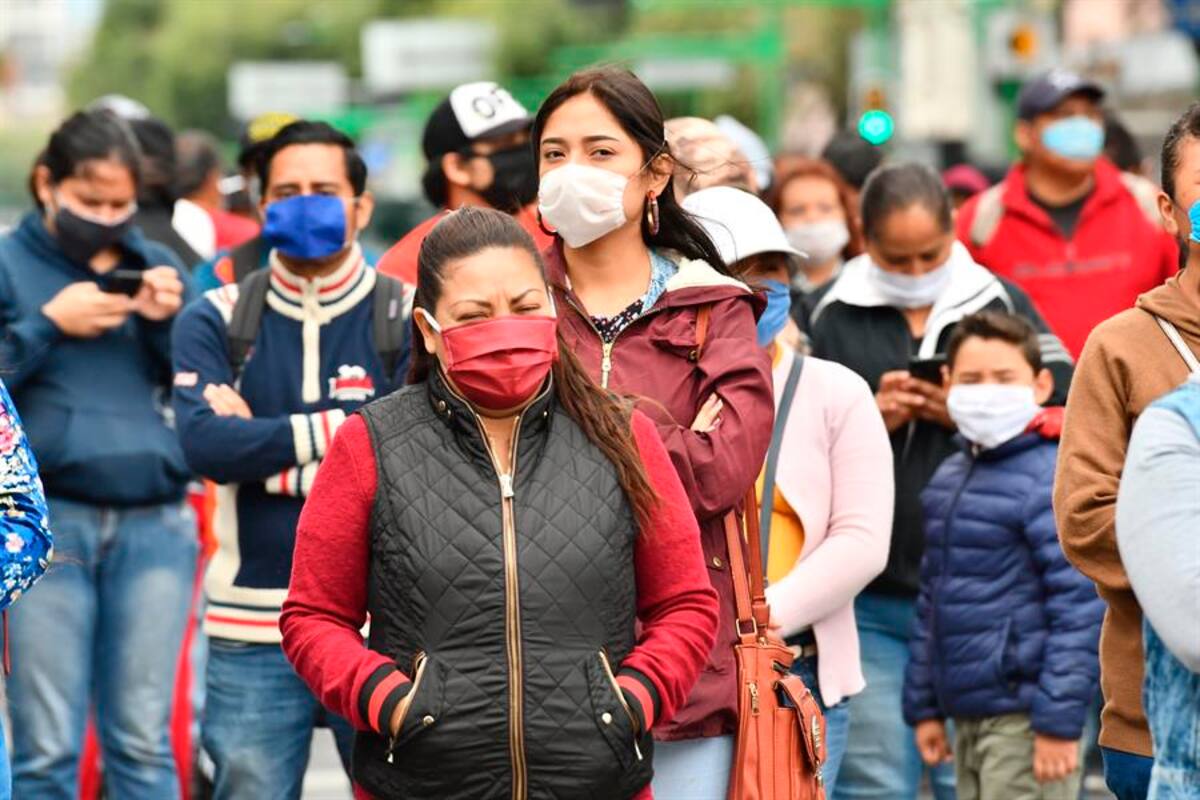 Contagios y aplicación de pruebas de Covid-19, a la baja en México
