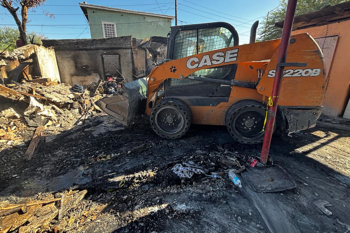 Realizan limpieza gratuita en apoyo a familias afectadas por incendio