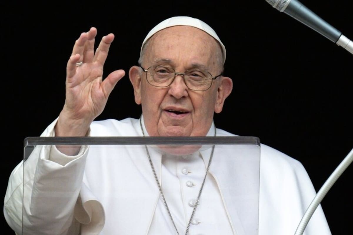 Preocupa la salud del Papa Francisco, quien enfrenta problemas respiratorios y de movilidad