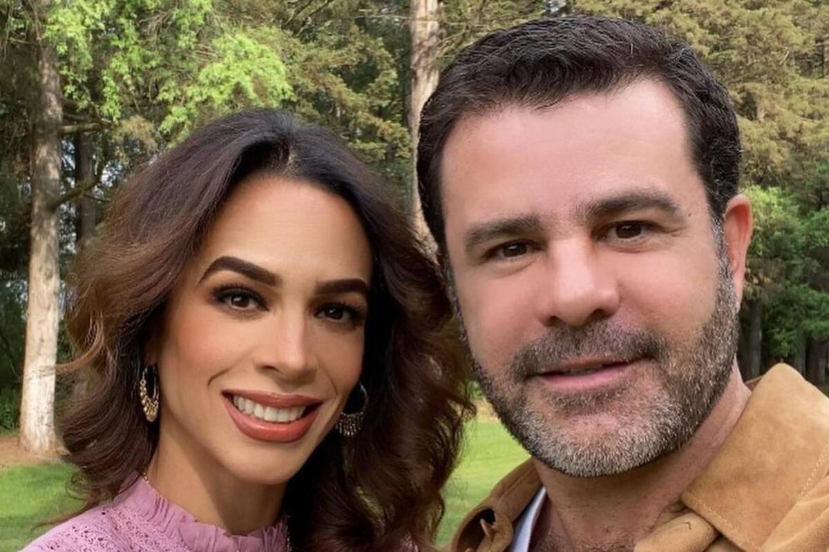 Biby Gaytán comparte imagen a lado de sus hijos de 1997