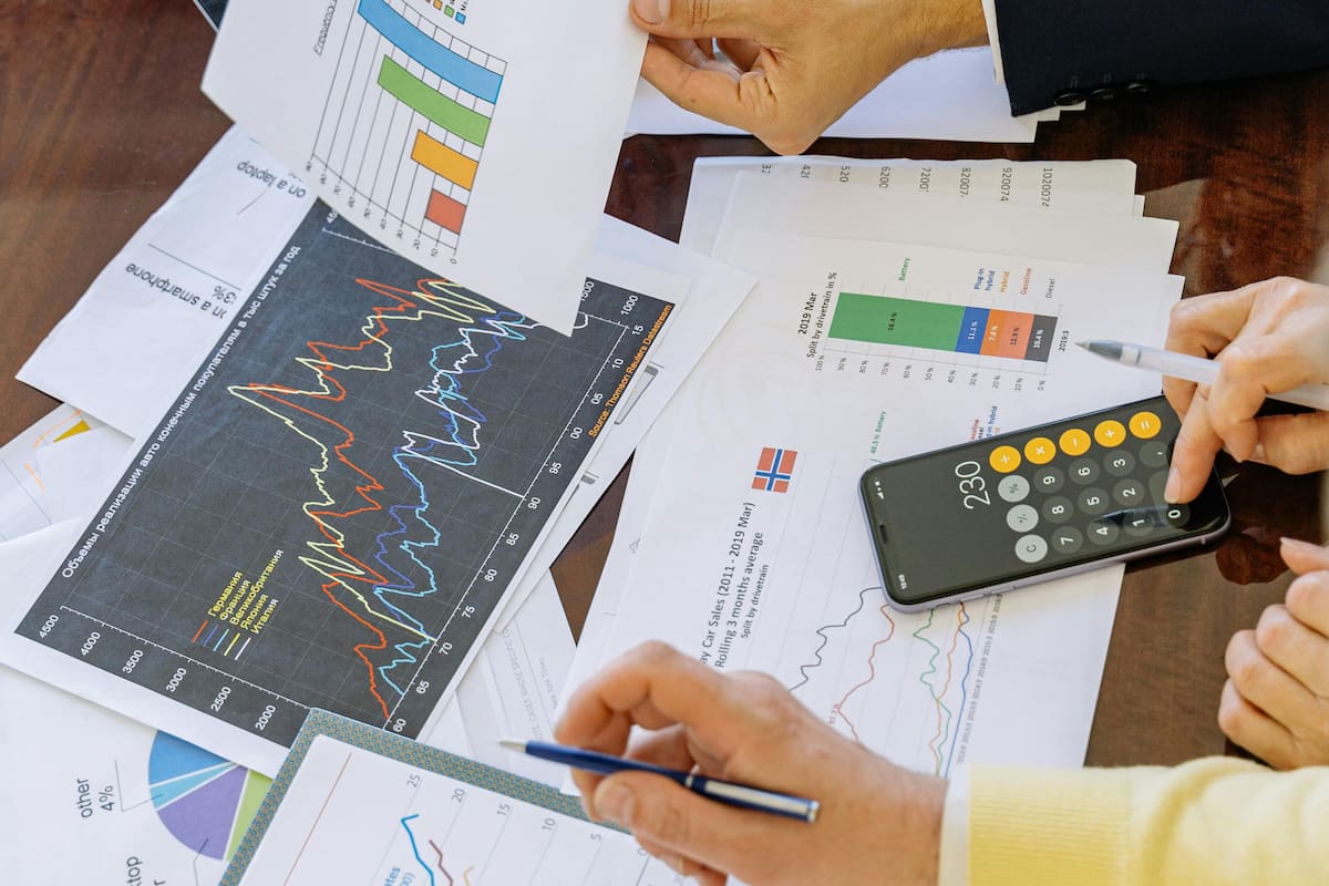 Recomendaciones para invertir poco y ganar dinero, según experto en finanzas