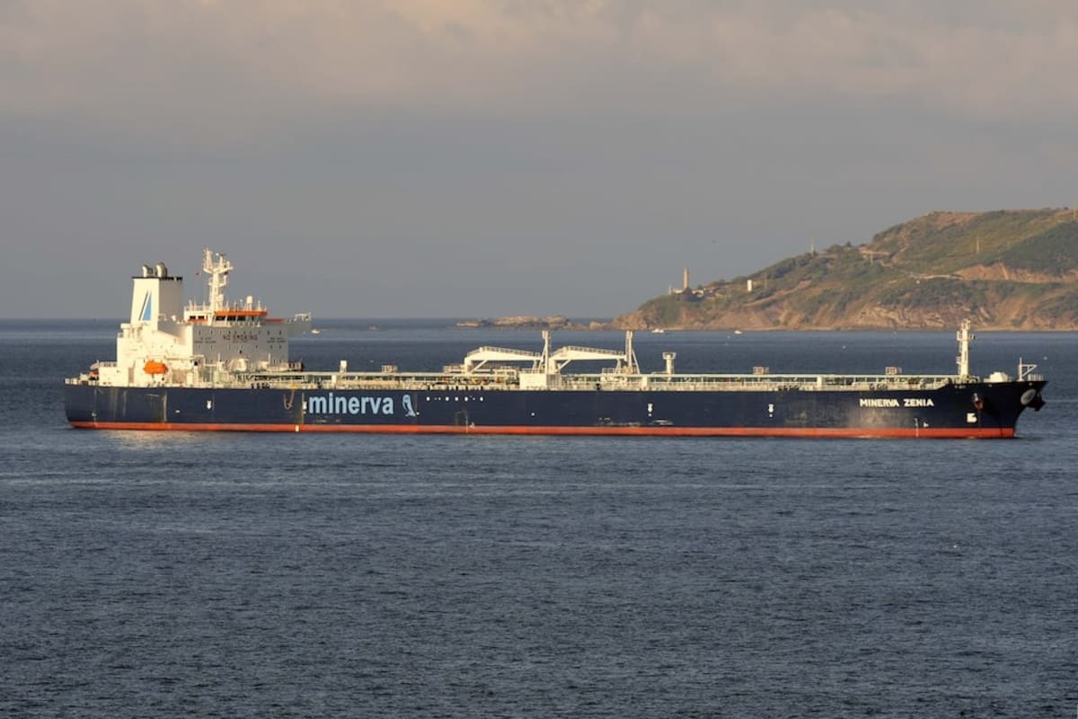 El Fenghuang, entonces llamado Minerva Zenia, frente a la costa de Algeciras (España) el 10 de junio de 2018. Foto: Reuters