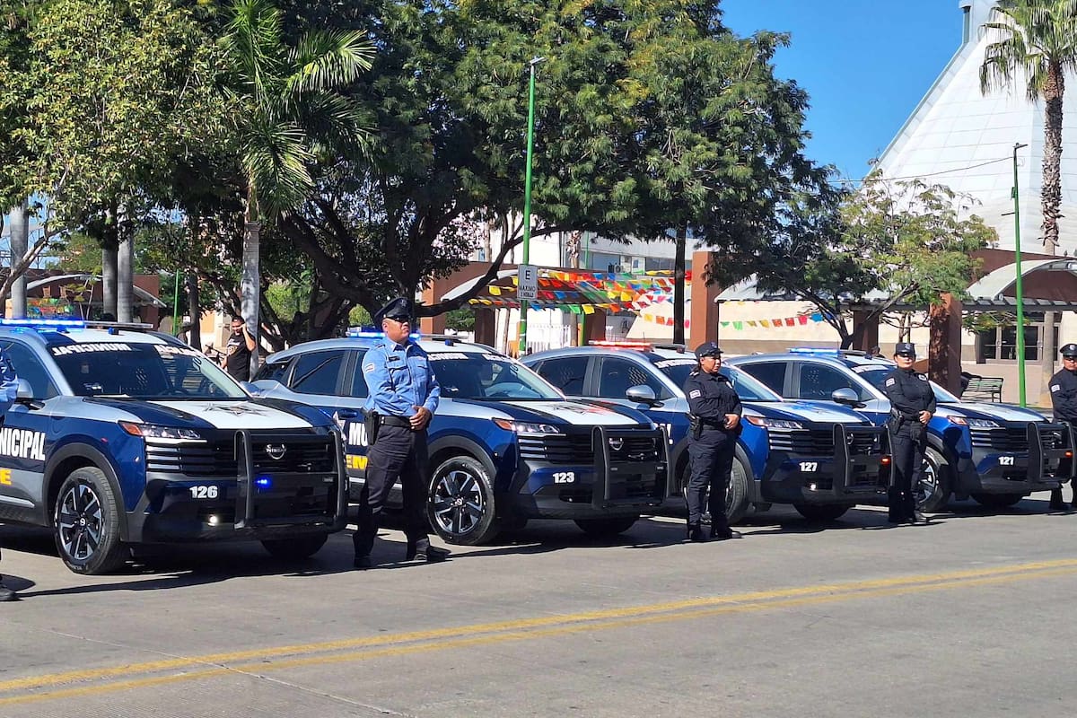 Entregan 20 patrullas, drones y radios a la Policía Municipal de Cajeme