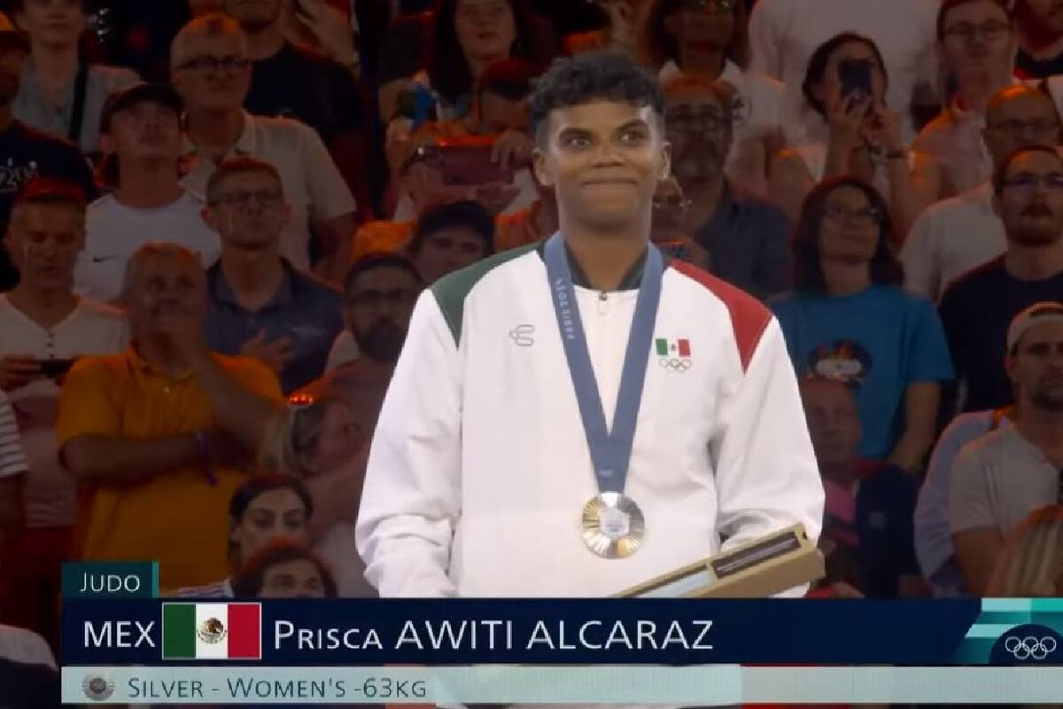 Prisca Awiti recibe su medalla de plata y marca la número 75 para México en Juegos Olímpicos