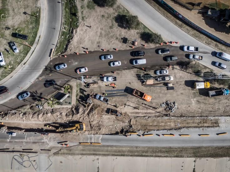 Cierran tramo de Vía Rápida Oriente por socavón