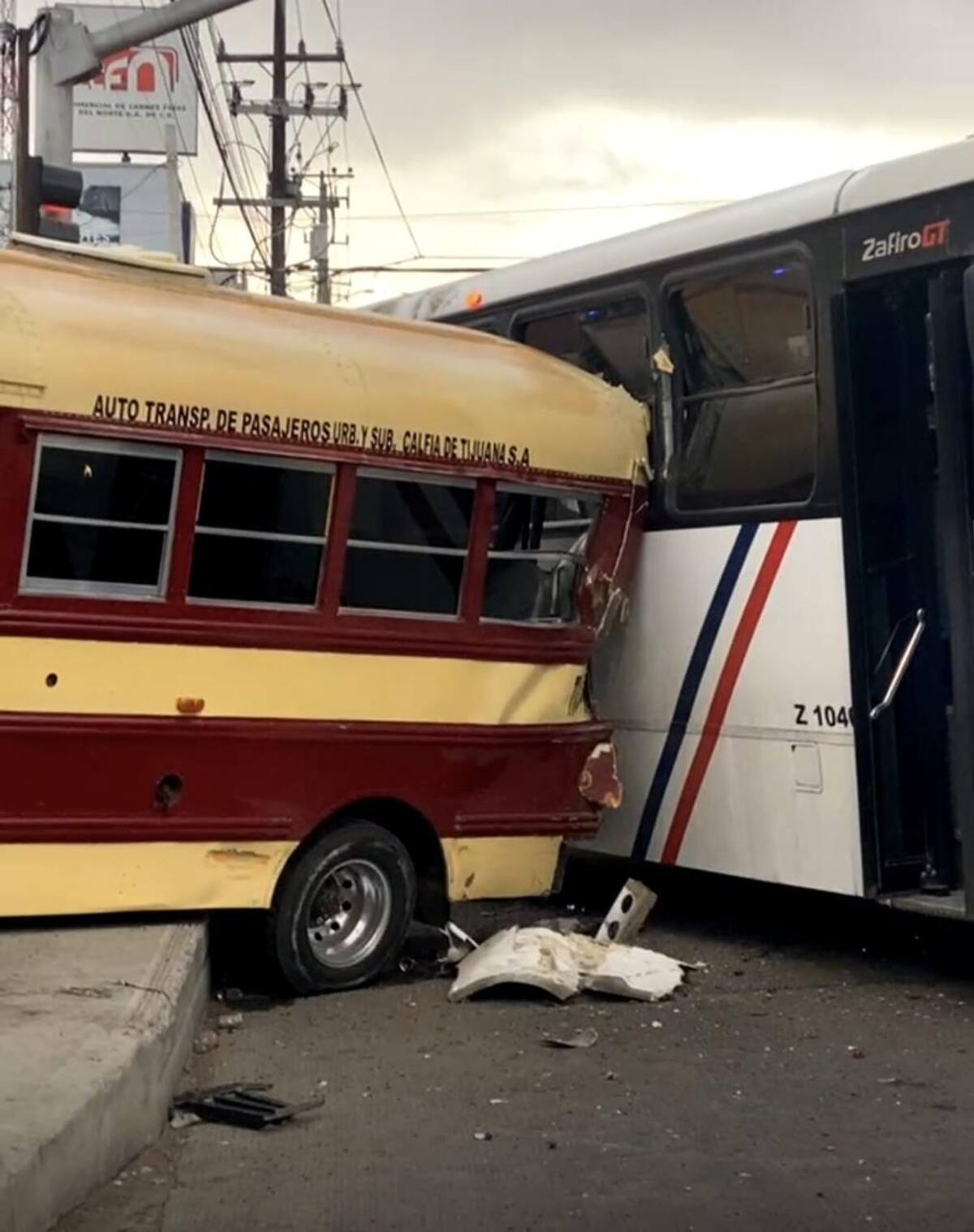 El incidente se registró durante las primeras horas del viernes.