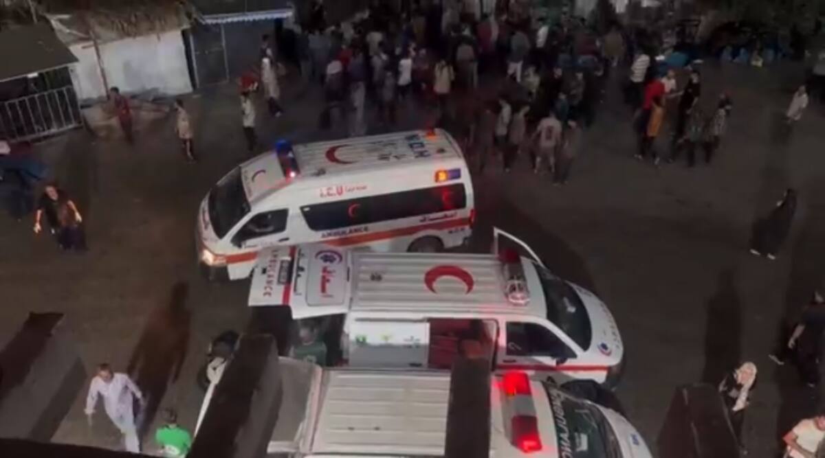 Ambulancias en medio de ataques. / CNN