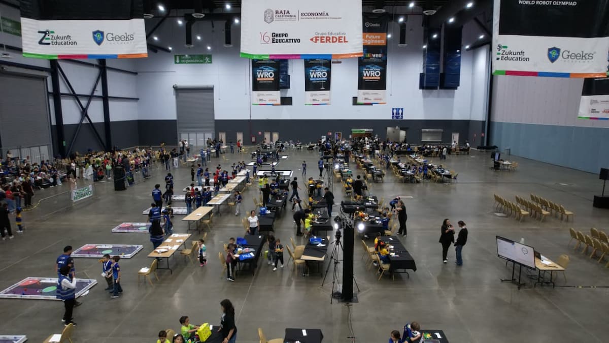 Más de 550 asistentes y 61 equipos de 14 estados participaron en la primera WRO Baja California. Foto: Cortesía