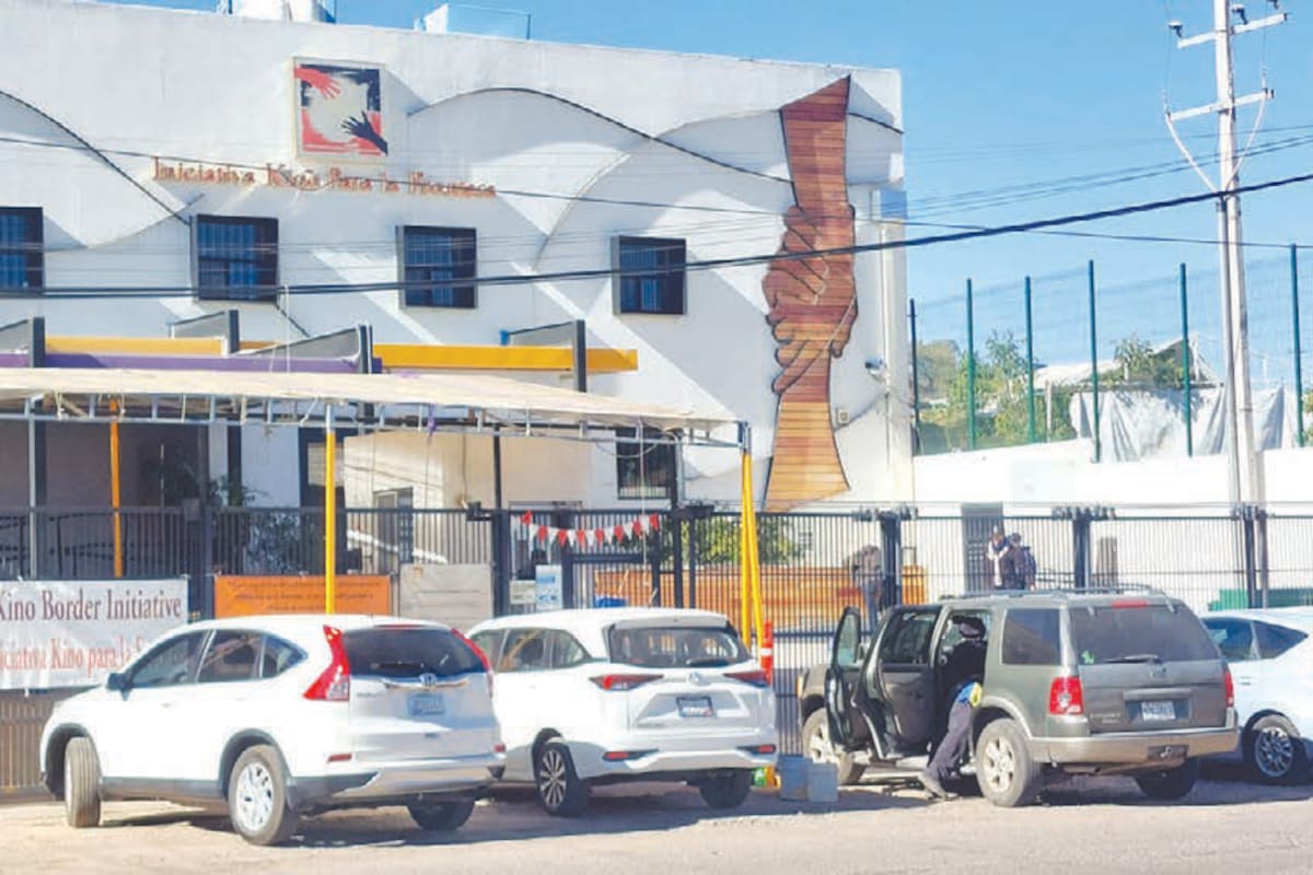 Familias separadas y maltrato en detenciones marcan la experiencia de deportados por Nogales