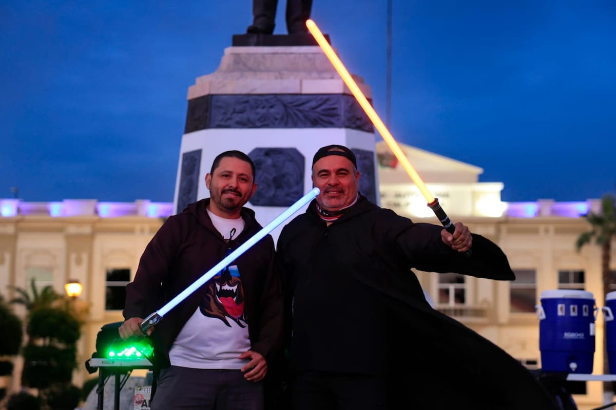 La fuerza invade la avenida Álvaro Obregón