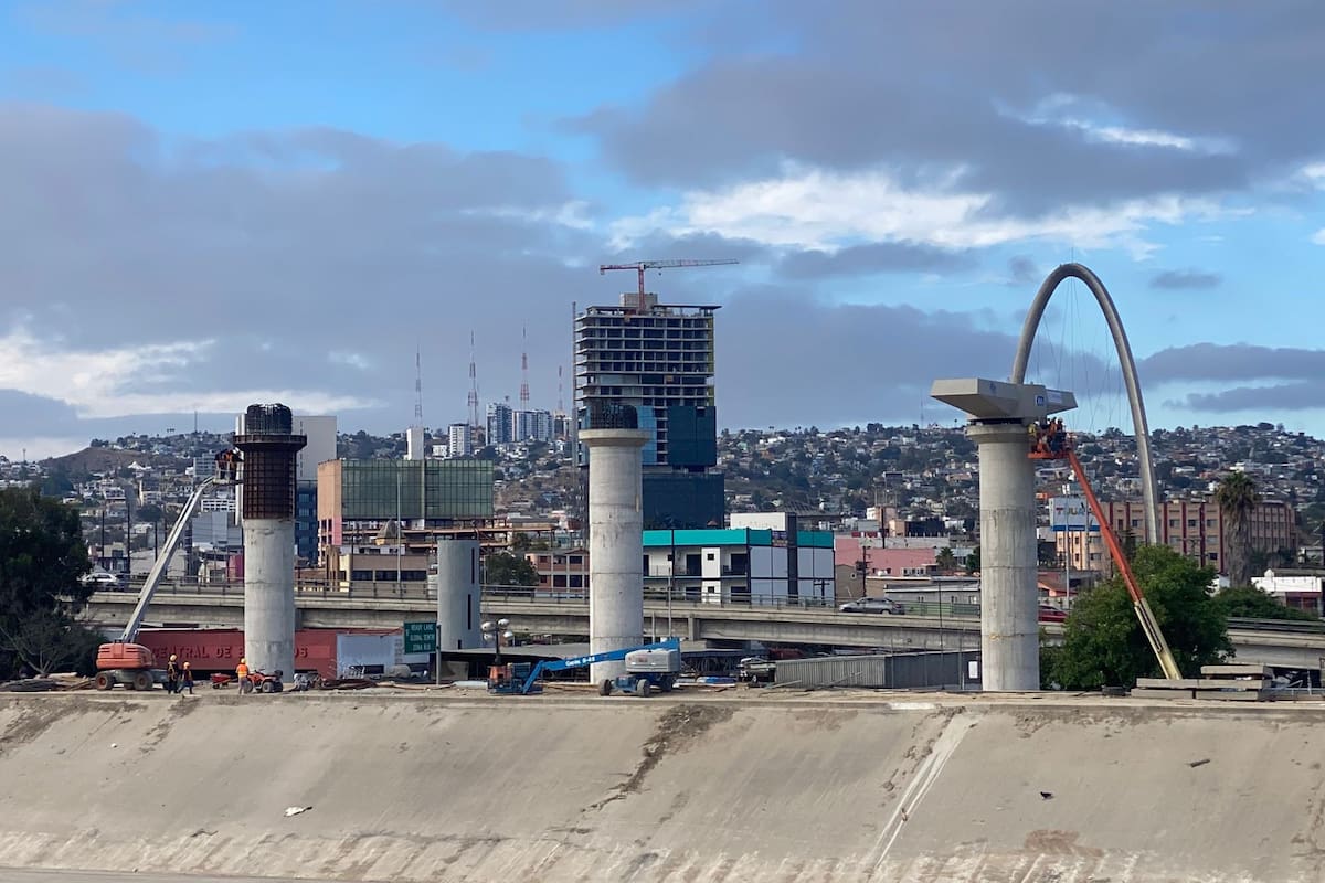 Continúa avance de Viaducto Elevado de Tijuana