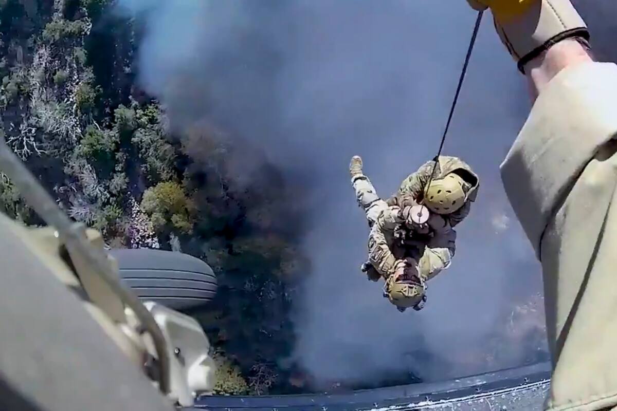 Migrante inicia fuego para pedir auxilio, es rescatado vía aérea en Arizona