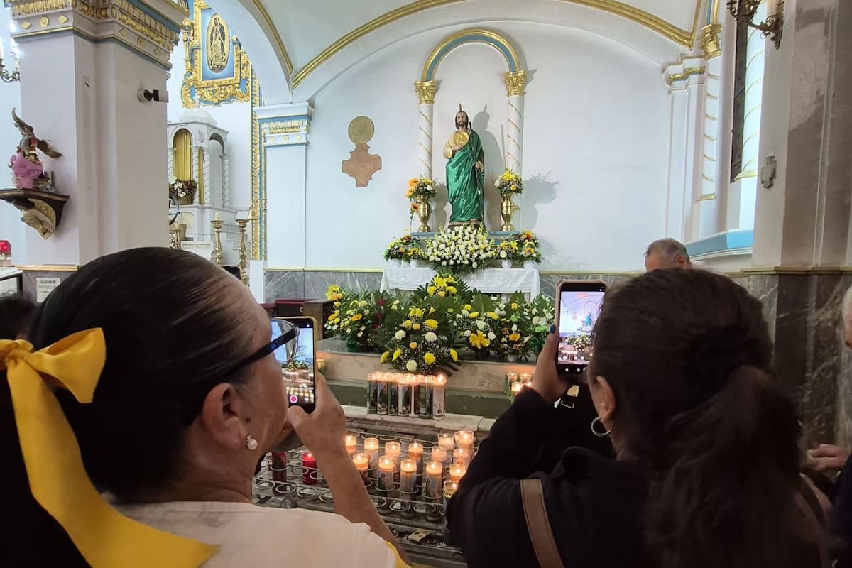 Cumplen promesas a San Judas Tadeo con serenatas