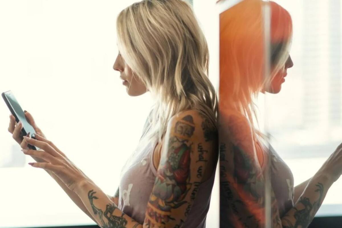 Redes sociales: por qué nos obsesiona la vida de los otros (y como la pandemia incrementó ese deseo)