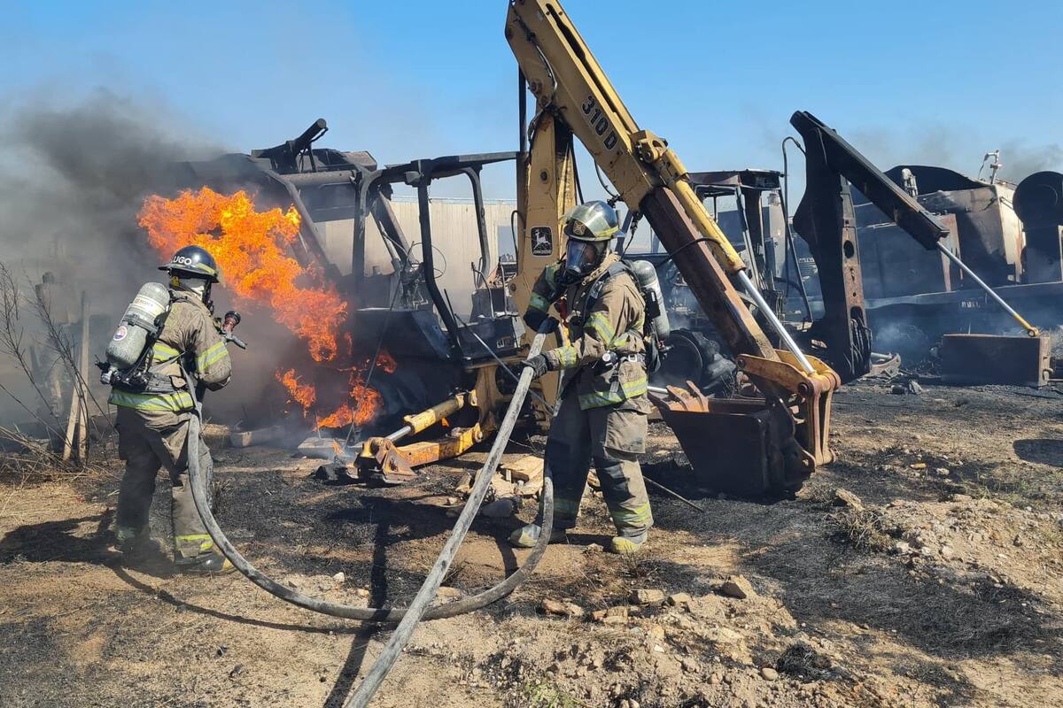 Incendio en Hermosillo afectó ocho unidades de maquinaria pesada, estiman 3 millones de pesos en pérdidas