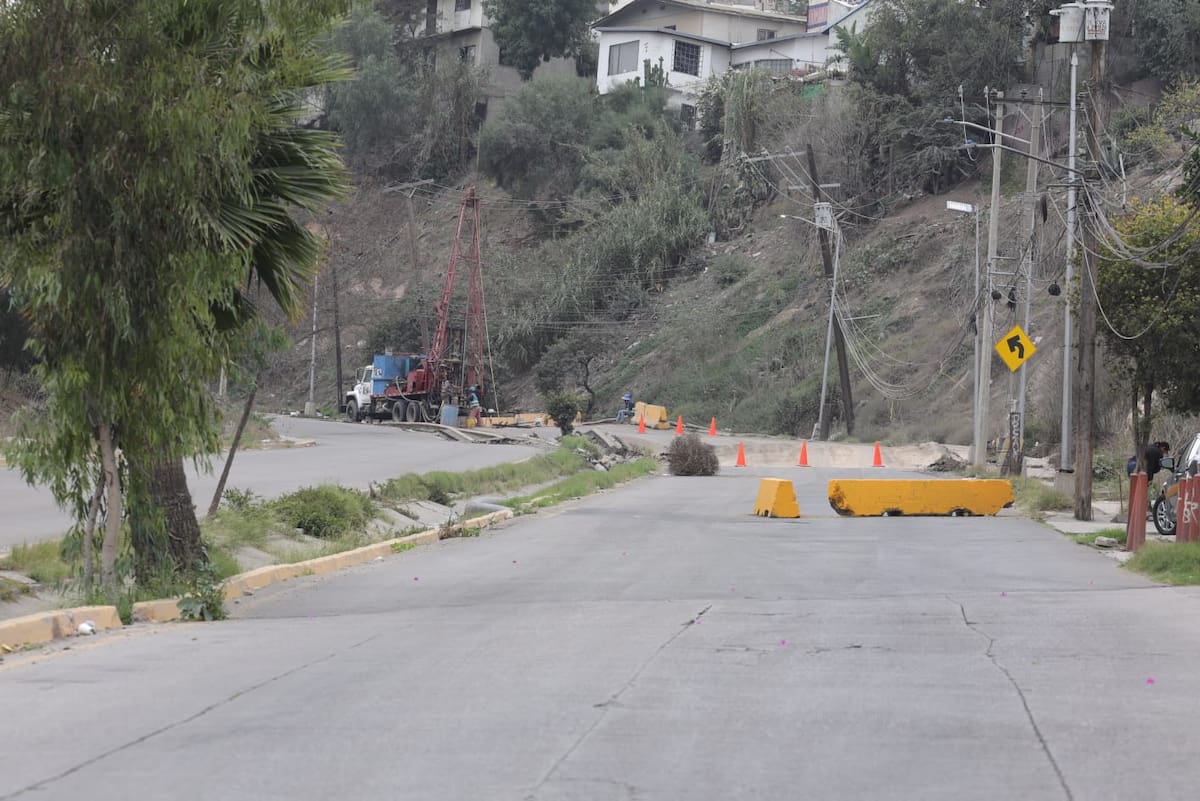 Los estudios del suelo en la avenida Sánchez Taboada podrían tardar hasta 75 días antes de iniciar obras. Foto: Sergio Ortiz