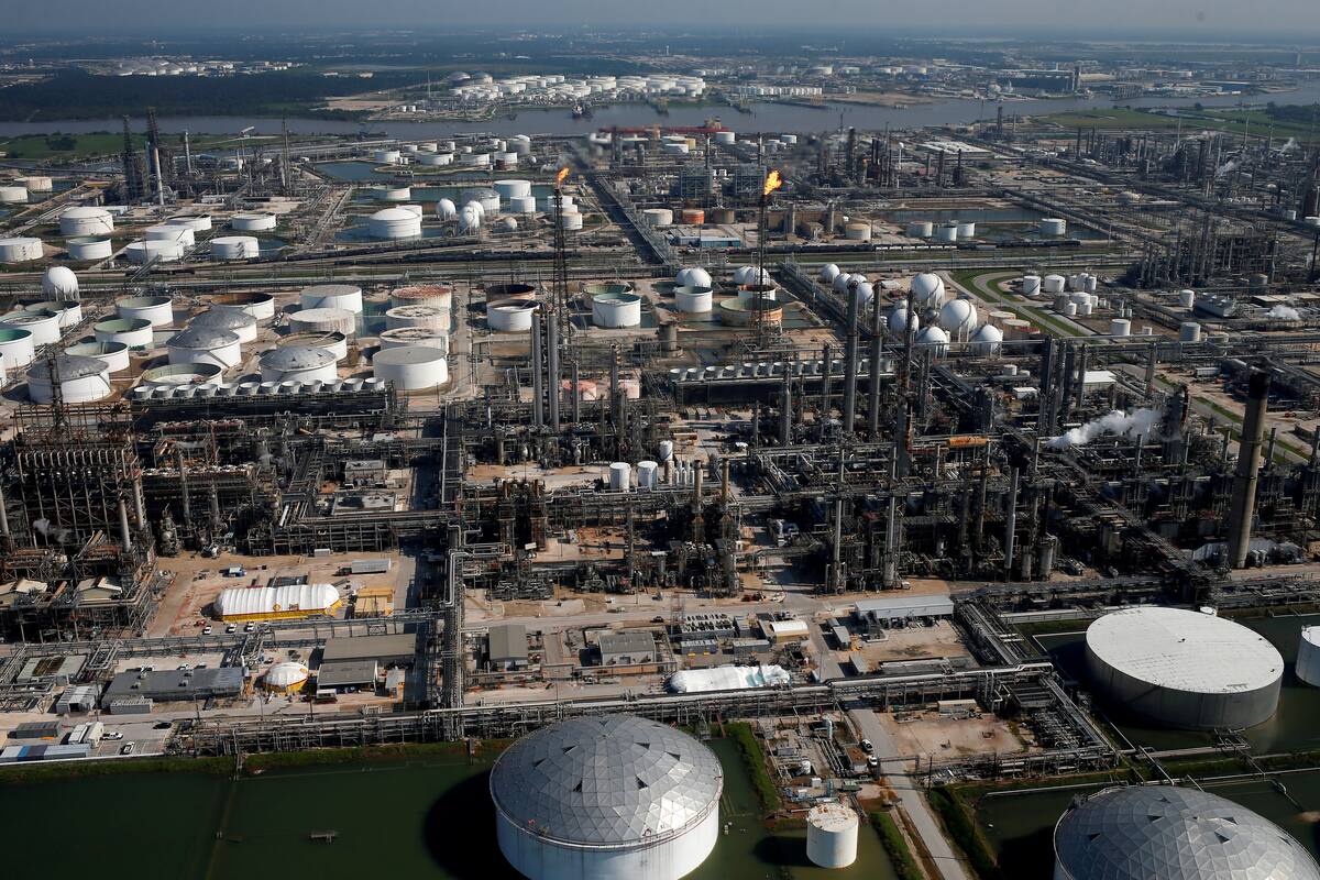 FOTO DE ARCHIVO: Una vista aérea del Complejo de Fabricación Shell Deer Park se ve en Deer Park, Texas, Estados Unidos, 31 de agosto de 2017. REUTERS / Adrees Latif / Foto de archivo / Foto de archivo