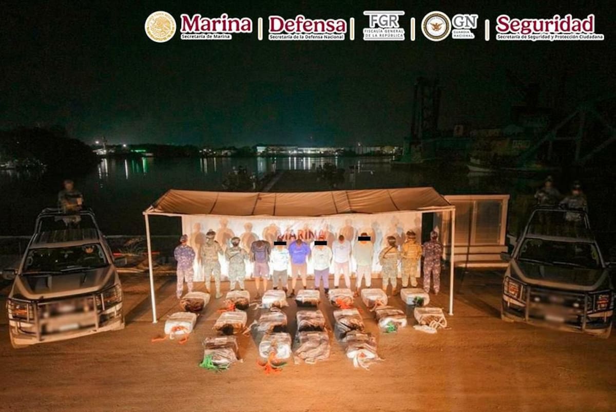 El Gabinete de Seguridad informó que el decomiso forma parte de los operativos marítimos para frenar el tráfico internacional de droga en el Pacífico mexicano. | Foto: Gabinete de Seguridad.