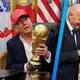 Polémica en la FIFA: Trump presume el trofeo real y a Sheinbaum le dan copia de la Copa del Mundo... esta es la verdad de por qué Infantino le entregó una réplica