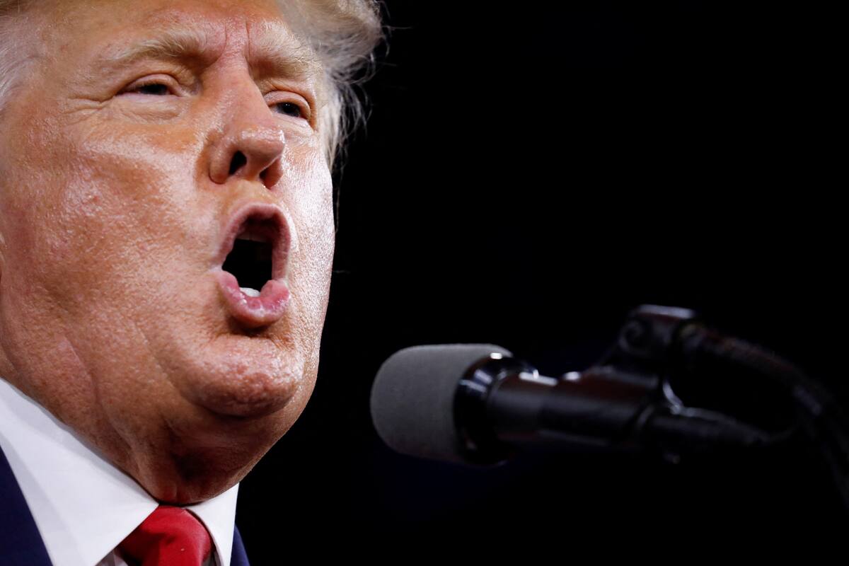 El expresidente de Estados Unidos, Donald Trump, habla durante la Conferencia de Acción Política Conservadora (CPAC) en Orlando, Florida, Estados Unidos. 26 de febrero de 2022. REUTERS/Marco Bello