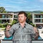 Hace 13 años, Saúl Canelo Álvarez mandó a construir en Guadalajara una mansión inspirada en Bel-Air con sala de cine, gimnasio, salón de póker y una terraza para 200 invitados