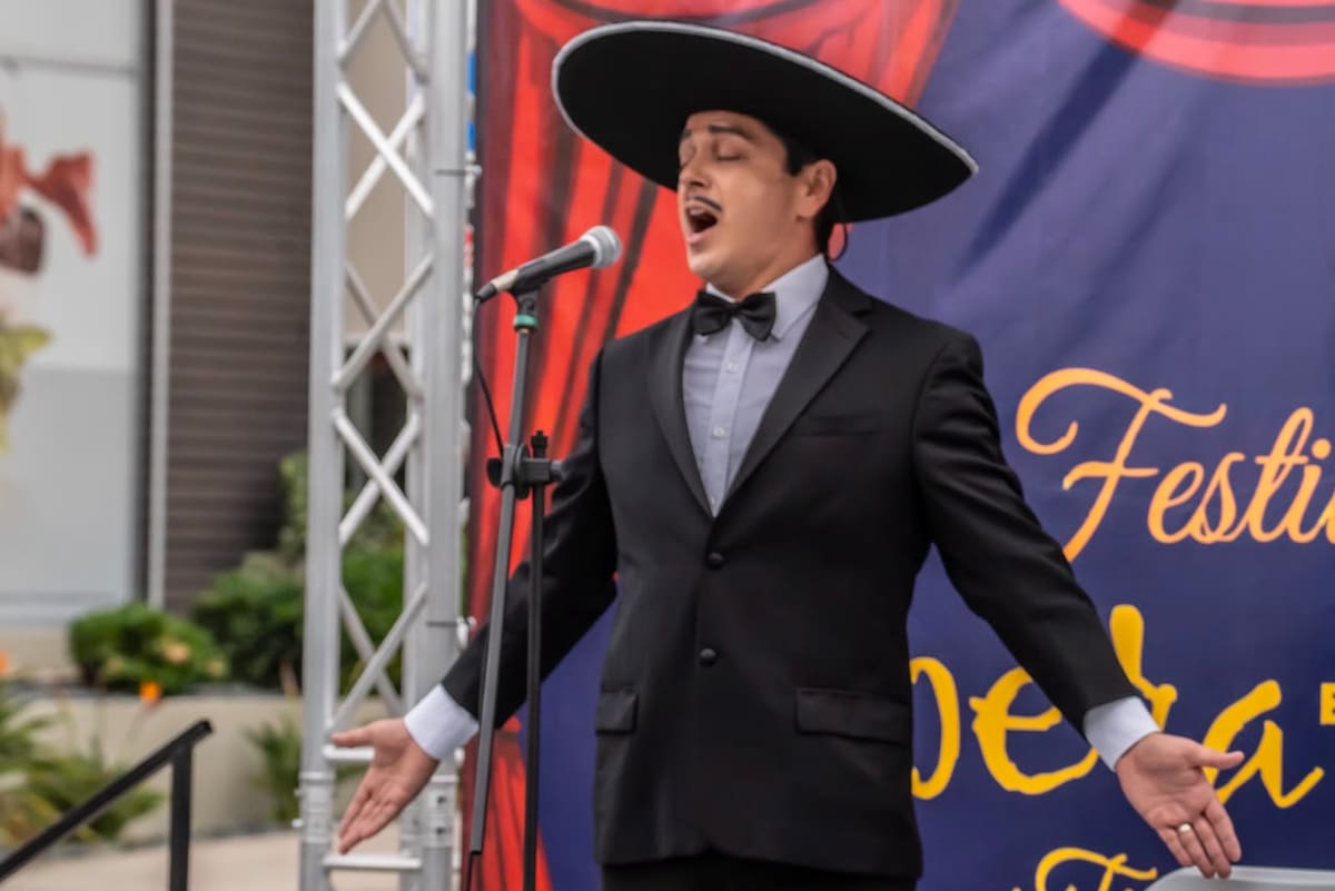 Cerca de 300 artistas participaron en la edición 23 de La Ópera en la Calle, que reunió a cientos de familias en una jornada gratuita de música, danza y cultura.
Fotos: Border Zoom.